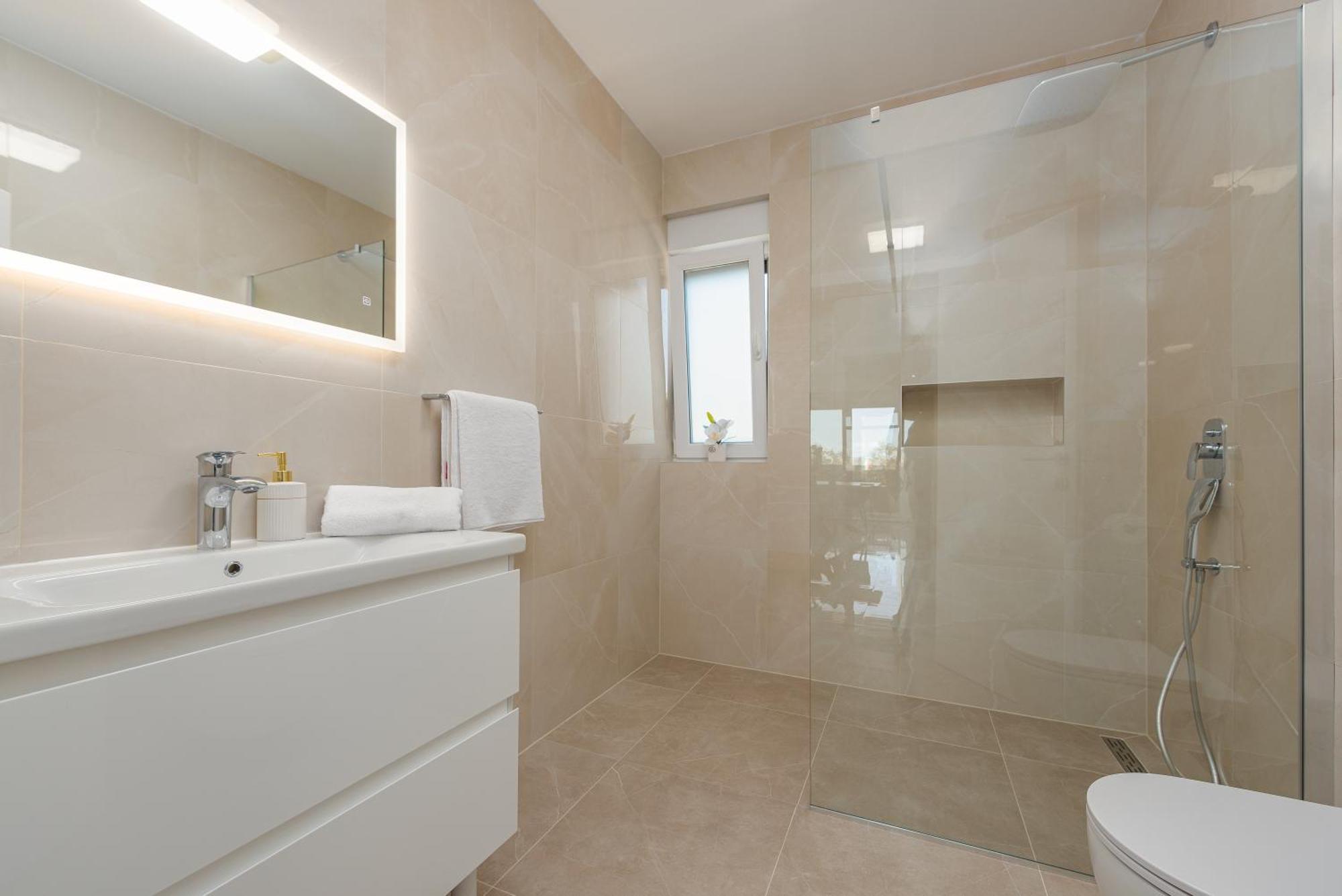 Apartments Menalo Elegance Затон Екстериор снимка